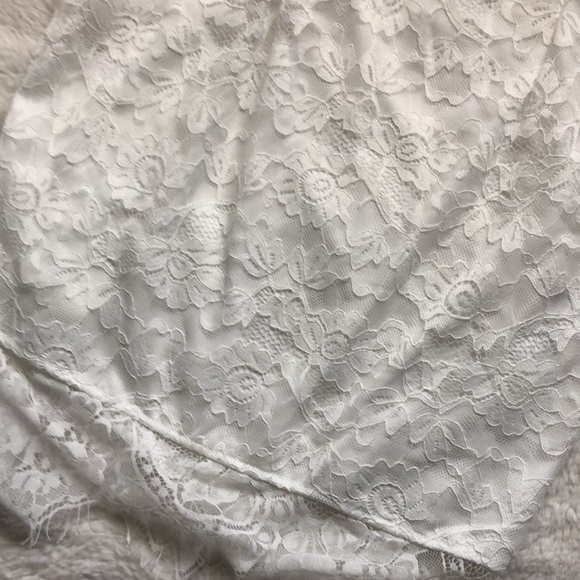 Pretty Little Thing PLT white satin lace body in dress - Picture 4 of 11